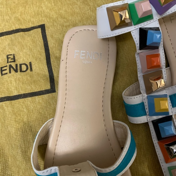 Fendi geometric Studded Sandals with Orange leather top and clasp - Picture 5 of 5